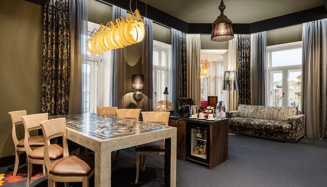 Radisson Sonya Hotel, St. Petersburg - Suite with city view