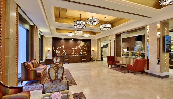 Radisson Srinagar - Lobby