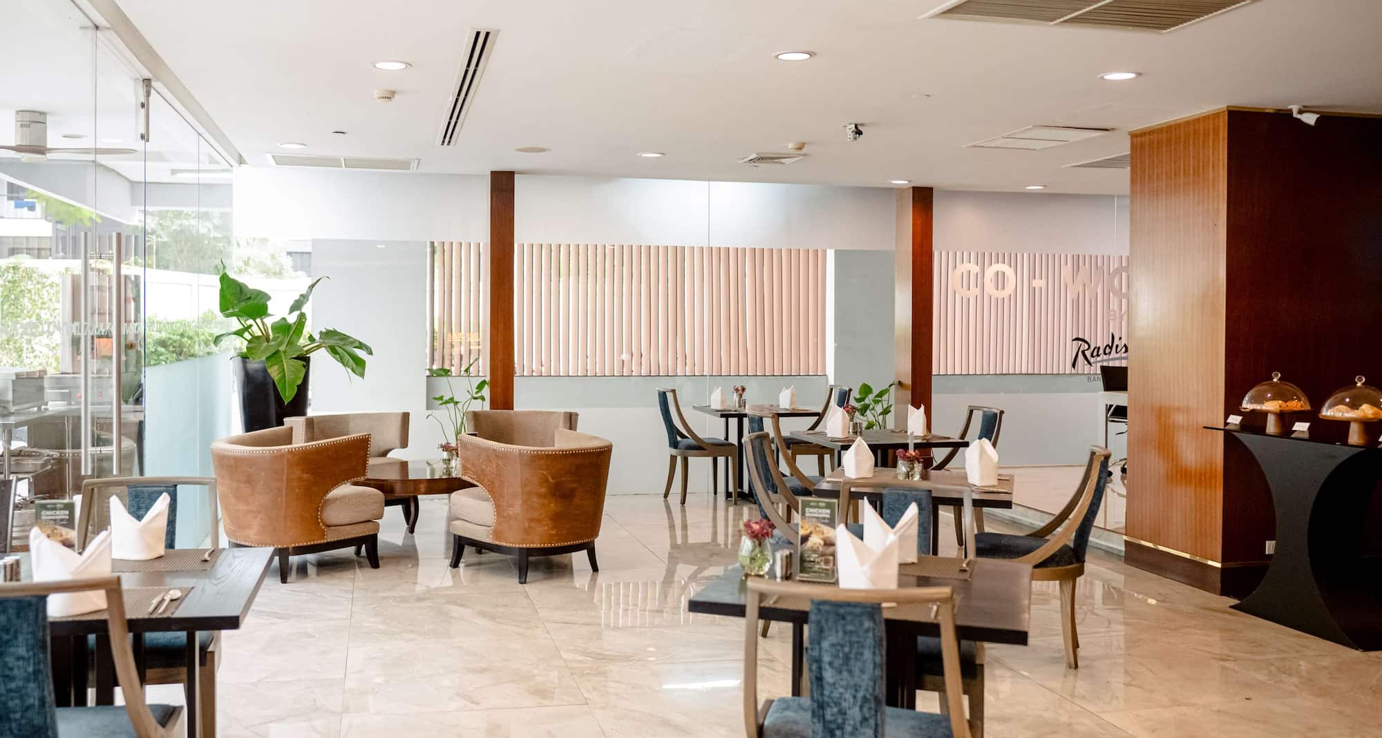 Radisson Suites Bangkok Sukhumvit - Asqu
