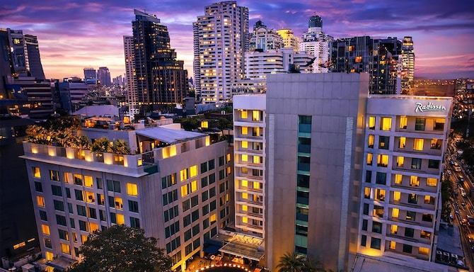 Radisson Suites Bangkok Sukhumvit - 外景