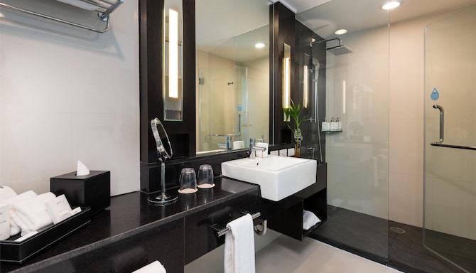 Radisson Suites Bangkok Sukhumvit - Gaestezimmer