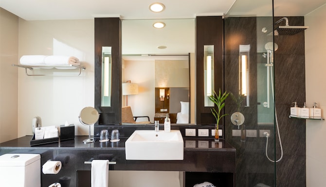 Radisson Suites Bangkok Sukhumvit - Gaestezimmer