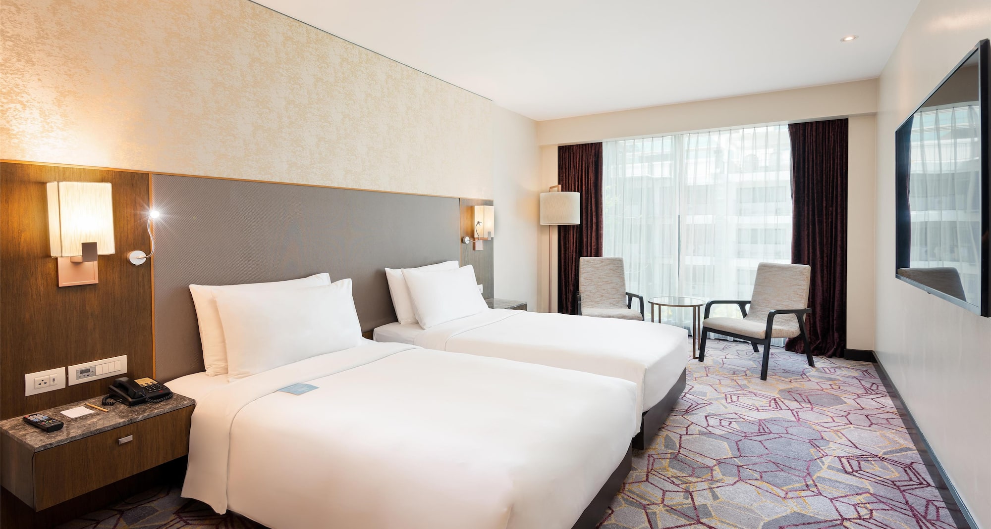 Radisson Suites Bangkok Sukhumvit - Deluxe Room