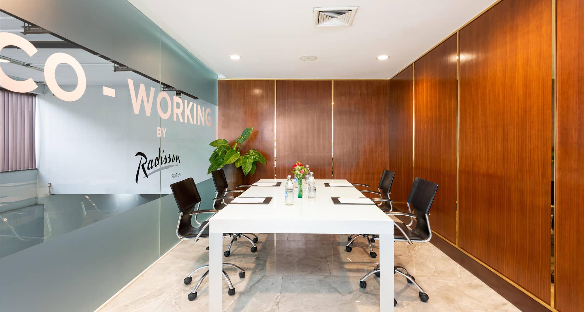 Radisson Suites Bangkok Sukhumvit - Meeting Room