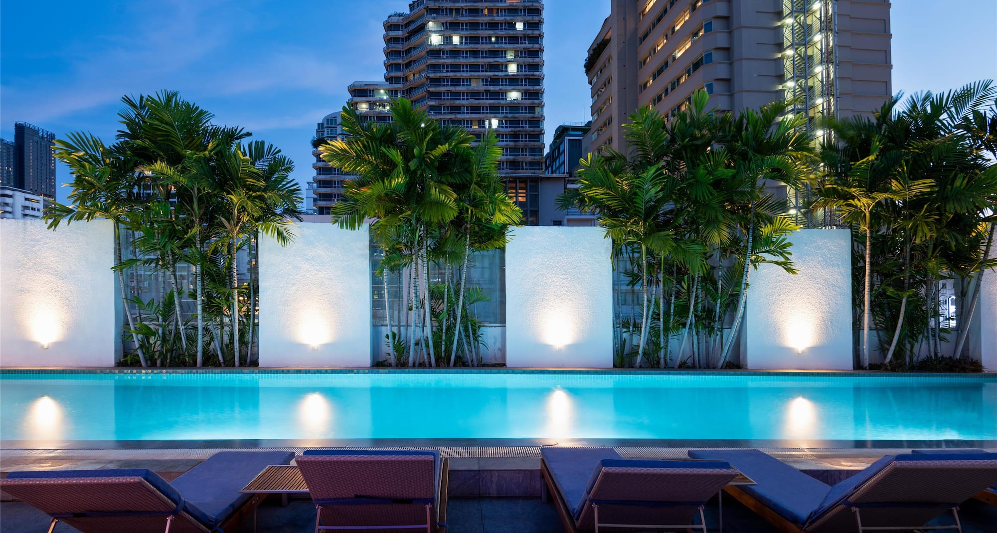Radisson Suites Bangkok Sukhumvit - Pool