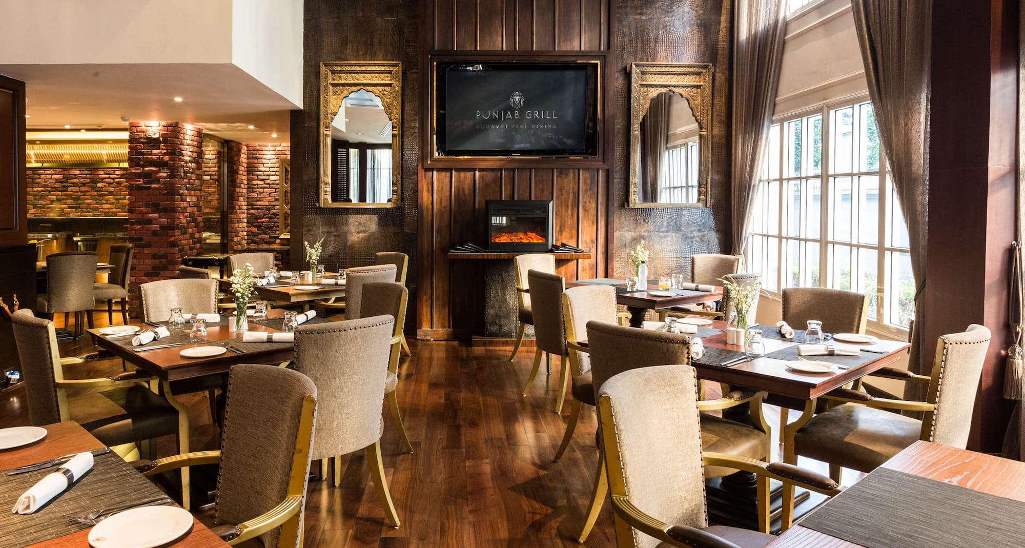 Radisson Suites Bangkok Sukhumvit - ร้านอาหาร Punjab Grill