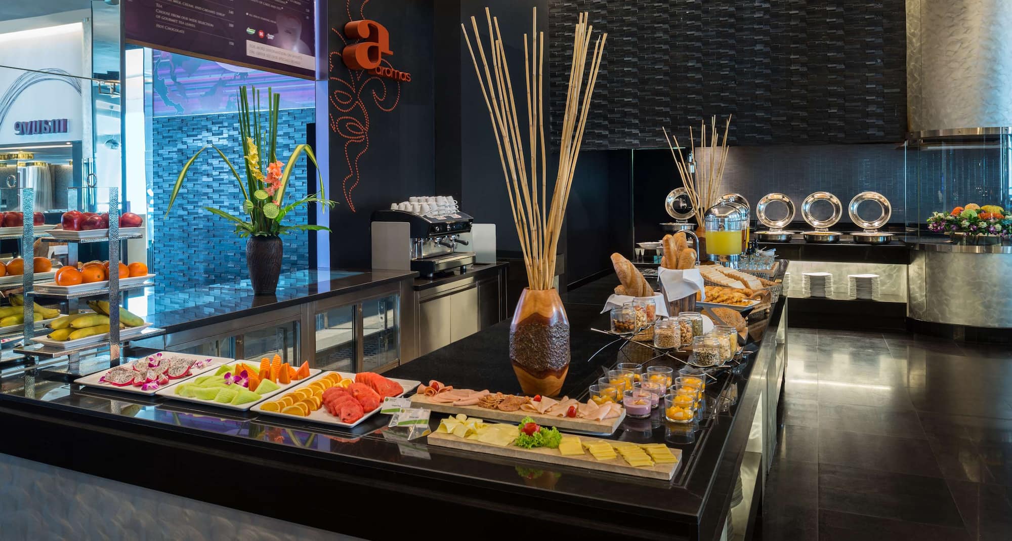 Radisson Suites Bangkok Sukhumvit - ไลน์อาหารเช้า