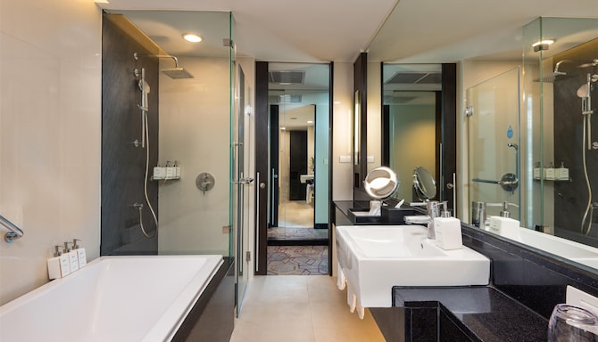 Radisson Suites Bangkok Sukhumvit - Suite
