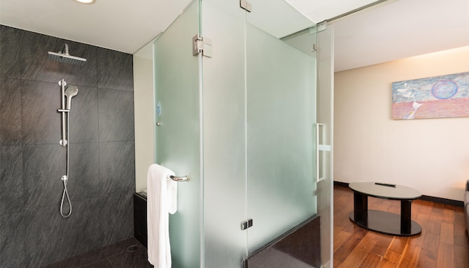 Radisson Suites Bangkok Sukhumvit - Suite Bad