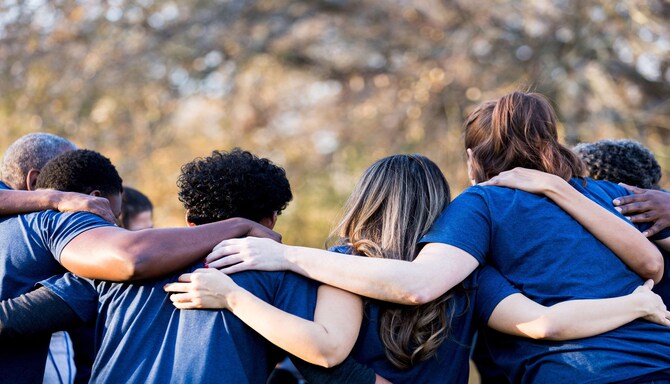 Responsible Business - RPF people hugging