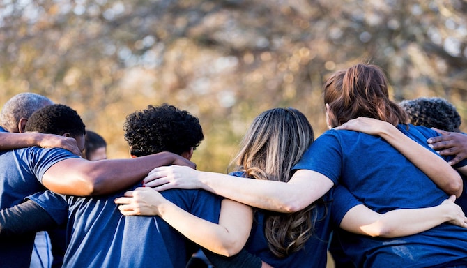 Responsible Business - RPF people hugging