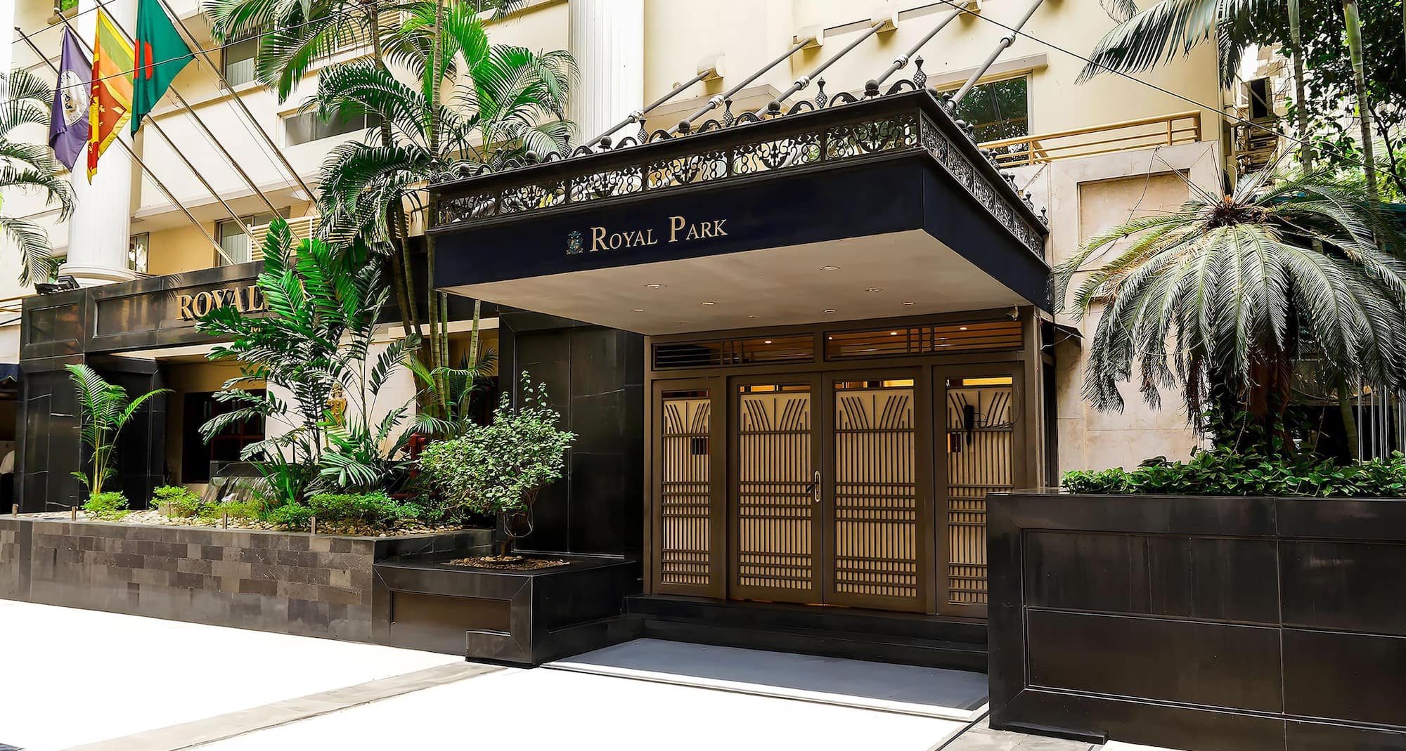 Royal Park Hotel Dhaka, a member of Radisson Individuals - Hotel Entrance