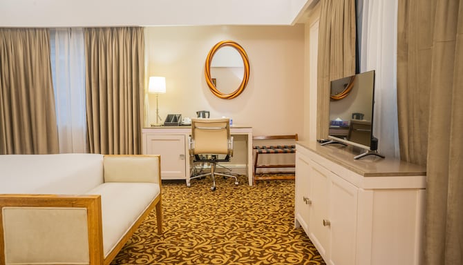 Royal Park Hotel Dhaka, a member of Radisson Individuals - Superior Room with Balcony