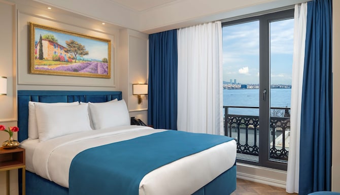 Royan Hotel Hagia Sophia Istanbul, a member of Radisson Individuals - Standard Room with sea view