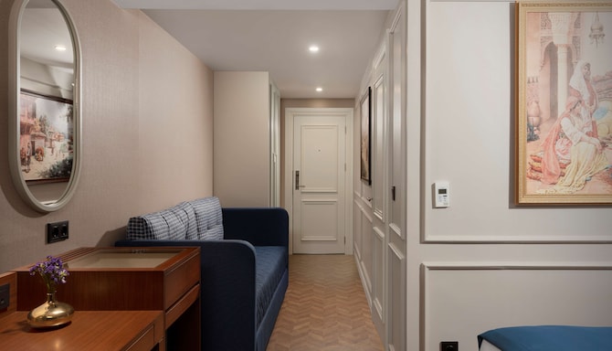 Royan Hotel Hagia Sophia Istanbul, a member of Radisson Individuals - Triple room with sofa bed