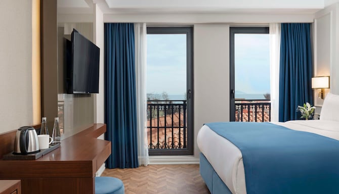 Royan Hotel Hagia Sophia Istanbul, a member of Radisson Individuals - Standard Room with sea view