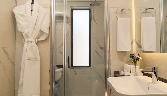 Royan Hotel Hagia Sophia Istanbul, a member of Radisson Individuals - Suite hammam bathroom
