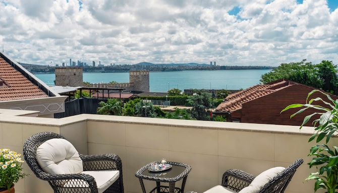 Royan Hotel Hagia Sophia Istanbul, a member of Radisson Individuals - cPresidential Suite - view from balcony