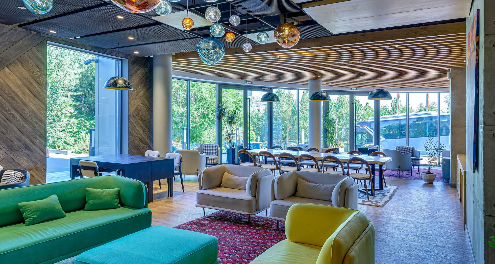 Sadu Hotel Almaty, a member of Radisson Individuals - лаундж в баре