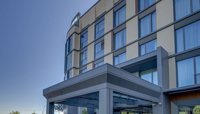 Sadu Hotel Almaty, a member of Radisson Individuals - Hotel Entrance