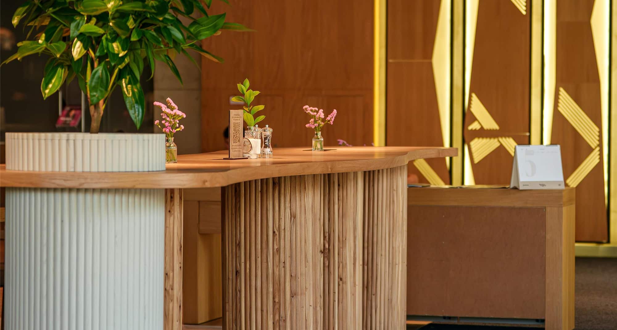 Sadu Hotel Almaty, a member of Radisson Individuals - Лобби