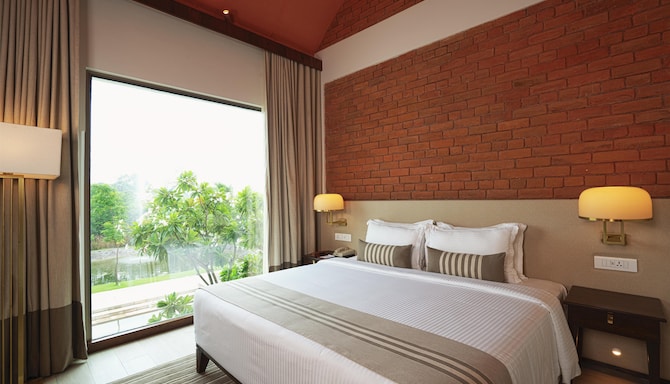 Sarovar Brand - C Edit