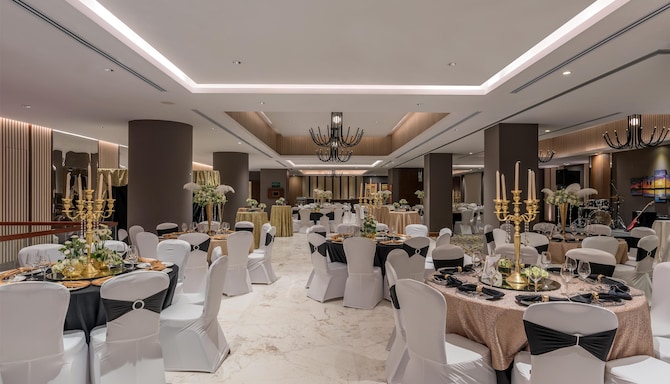 Sarovar Brand - Card slider - experiences