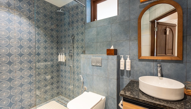 Sstella Empire Beach Resort Goa, a member of Radisson Individuals - Guest Room Bath