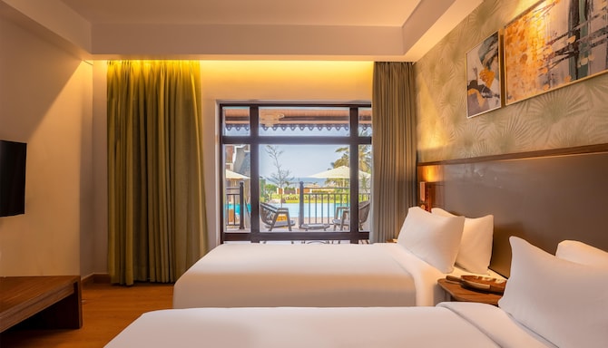 Sstella Empire Beach Resort Goa, a member of Radisson Individuals - Deluxe Room - Pool View