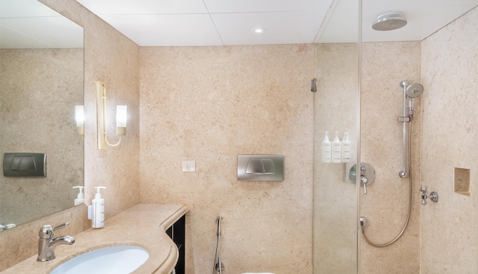 St. Marks Hotel Bengaluru, a member of Radisson Individuals - 客室風呂