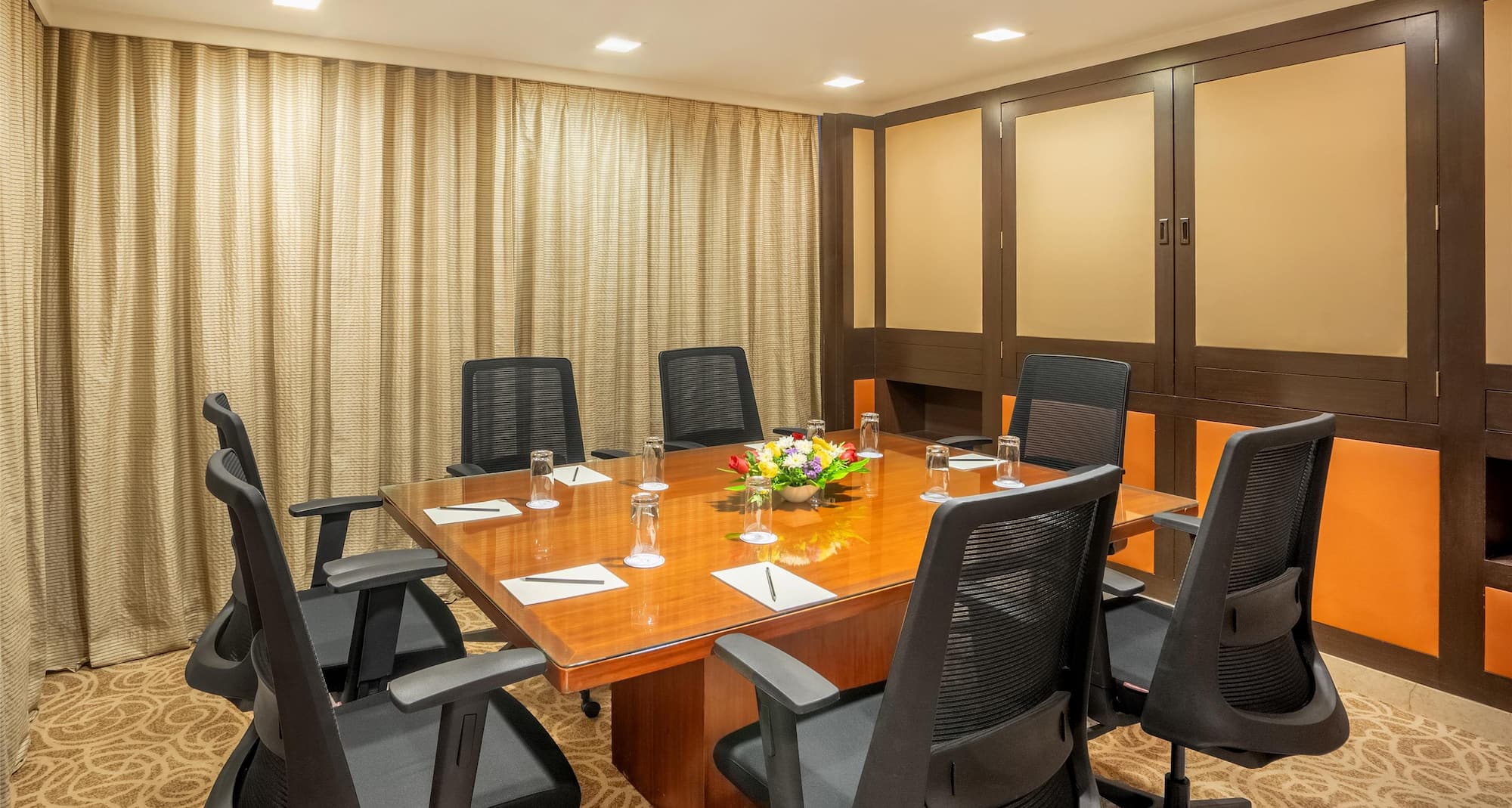 St. Marks Hotel Bengaluru, a member of Radisson Individuals - Meeting Room