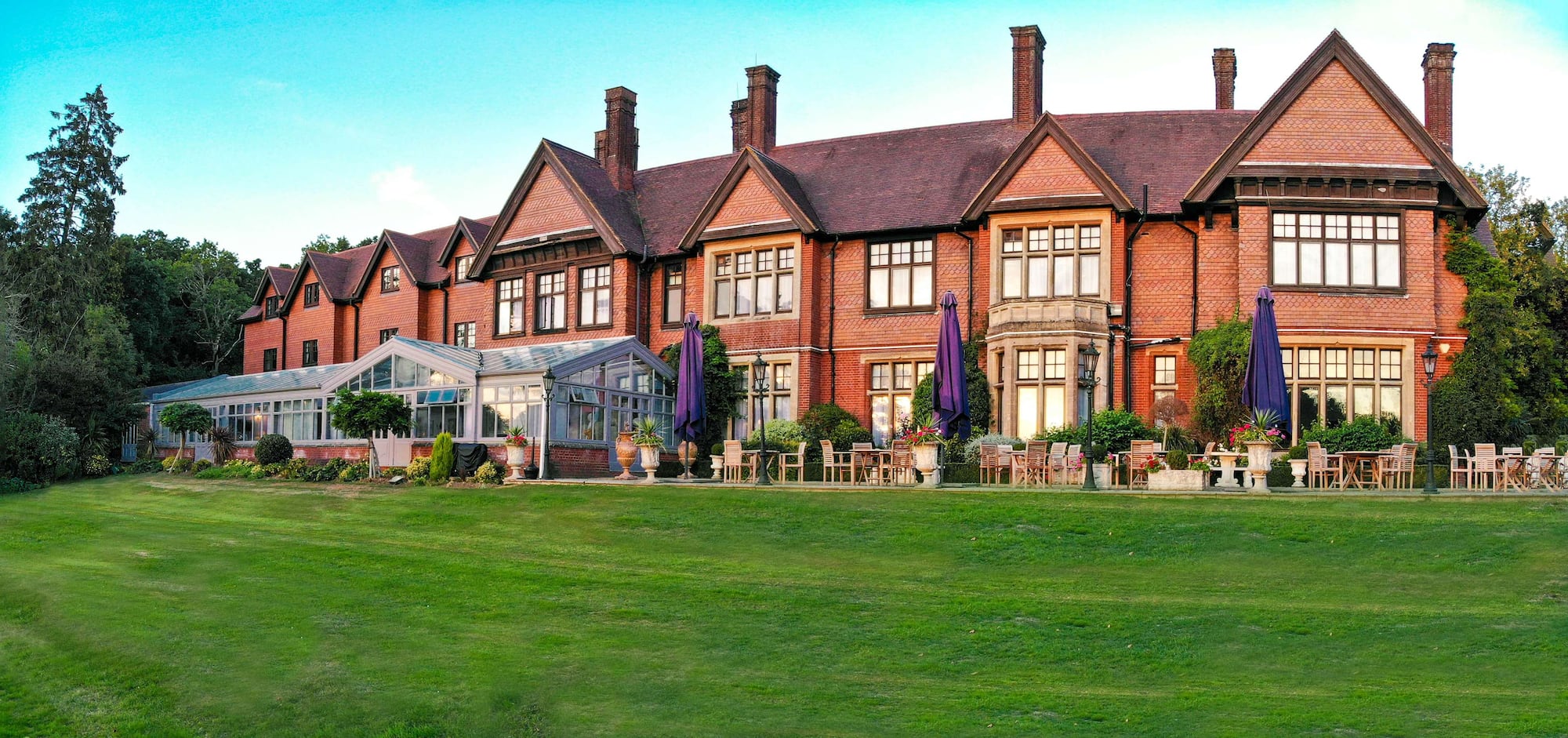 Stanhill Court Hotel, a member of Radisson Individuals - Restaurant terrace & west lawn