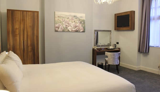 Stanhill Court Hotel, a member of Radisson Individuals - Standard Room
