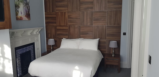 Stanhill Court Hotel, a member of Radisson Individuals - Bedroom
