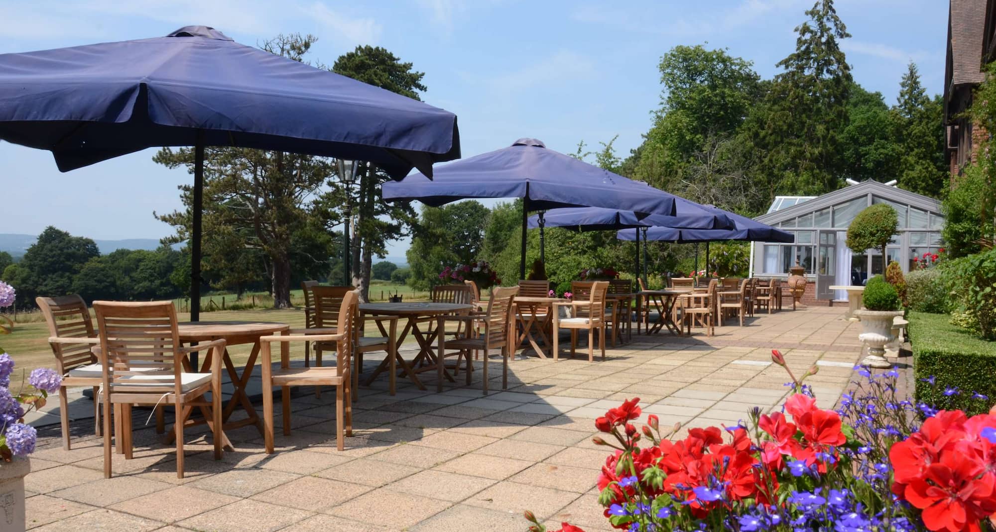 Stanhill Court Hotel, a member of Radisson Individuals - Restaurant terrace