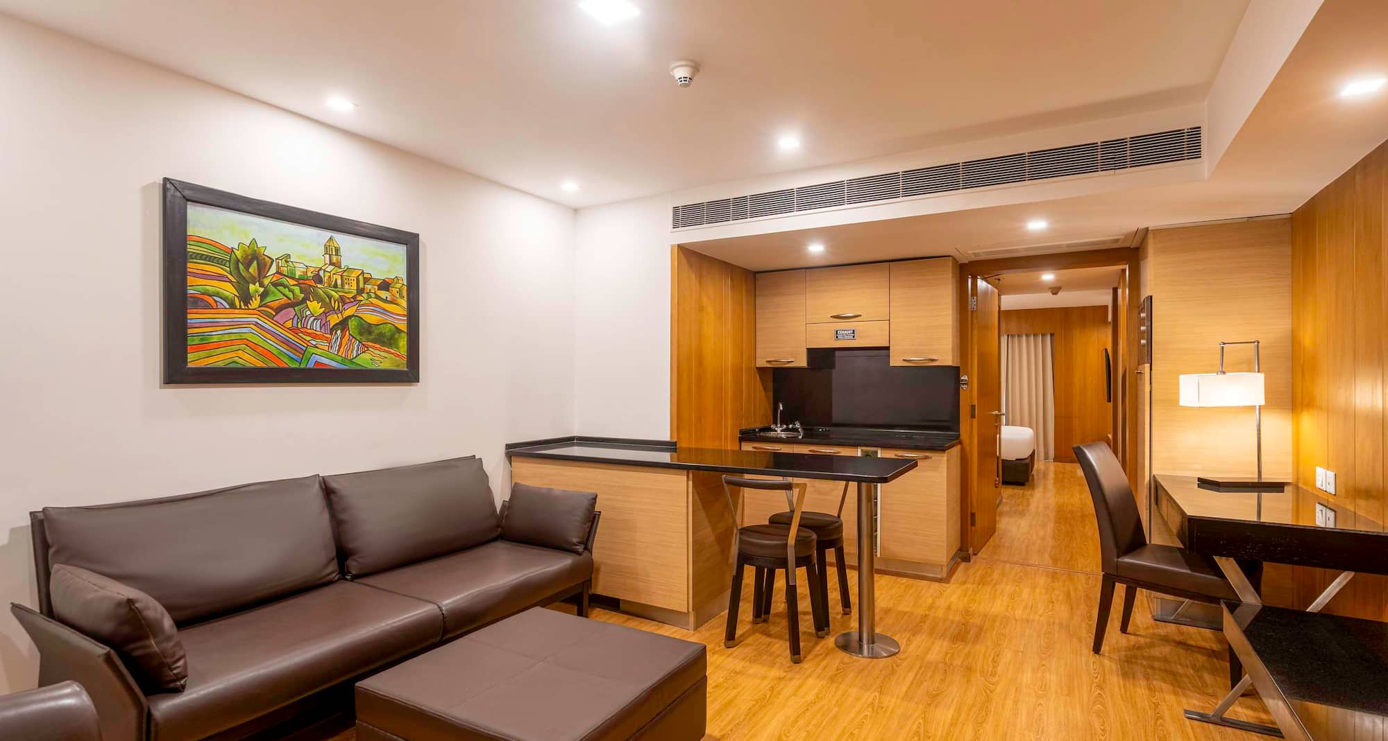 Svelte Delhi, a member of Radisson individuals - Living Area of Executive Suite King