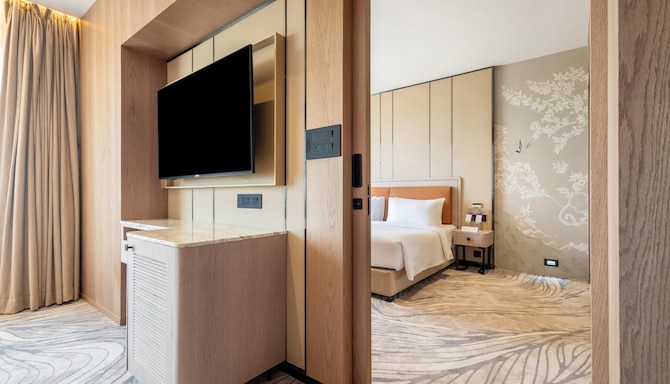 Temple Tree Hotel Shirdi, a member of Radisson Individuals - Suite Room