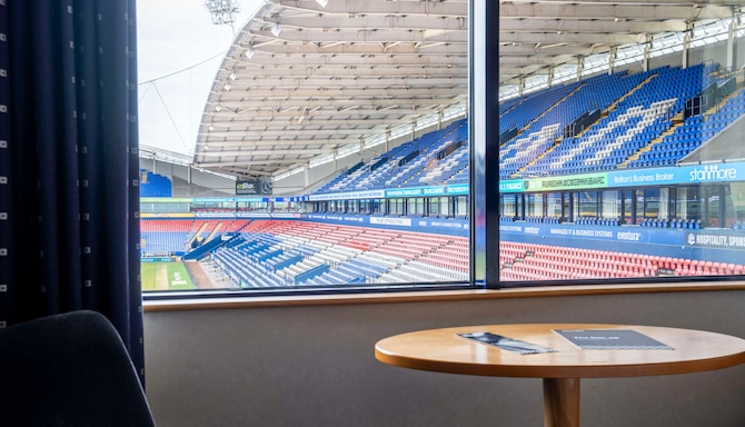 The Bolton Stadium Hotel, a member of Radisson Individuals - Superior Corner Pitch View