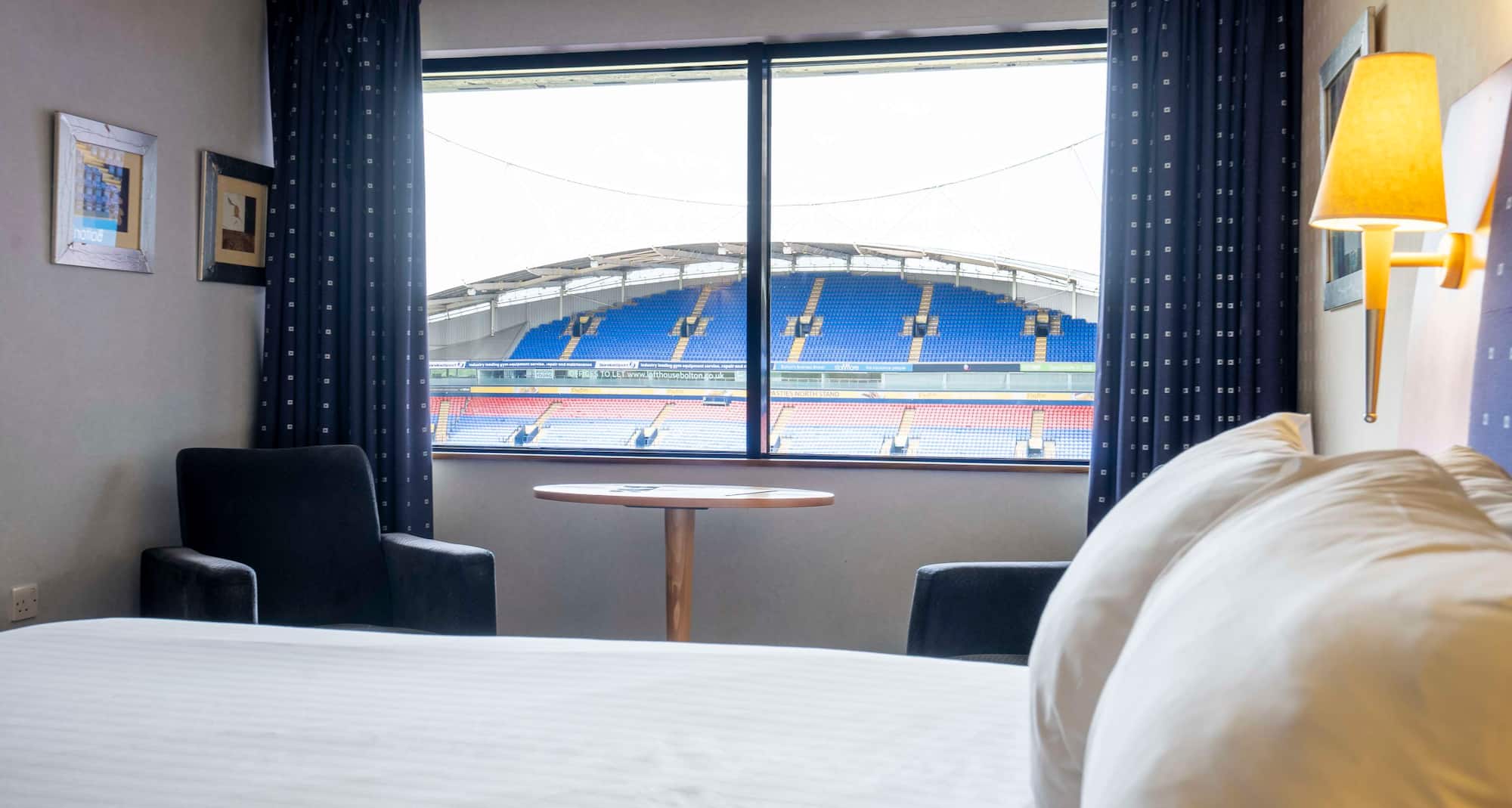 The Bolton Stadium Hotel, a member of Radisson Individuals - Superior Corner Pitch View