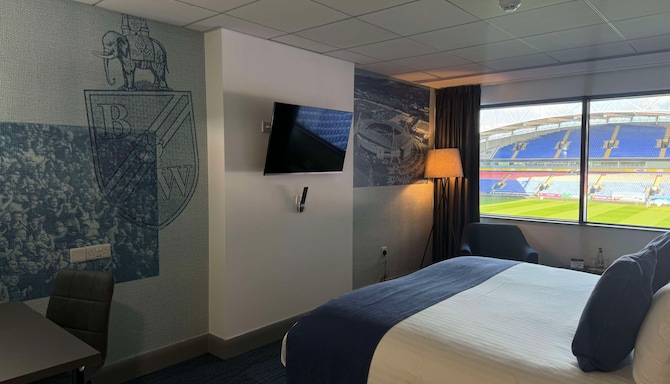 The Bolton Stadium Hotel, a member of Radisson Individuals - Superior Pitch View Room
