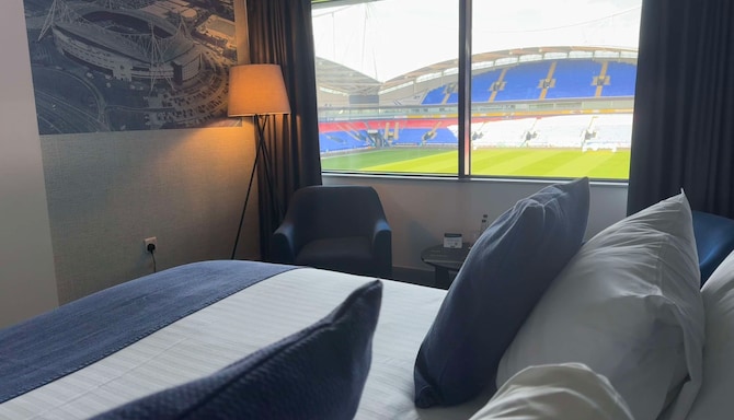 The Bolton Stadium Hotel, a member of Radisson Individuals - Superior Pitch View Room