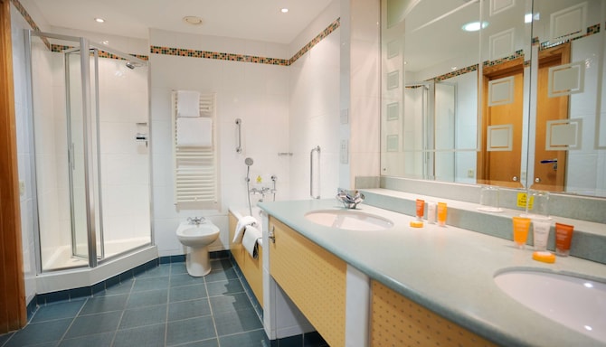 Guide to Penthouses: Pros and Cons of Living in a Penthouse