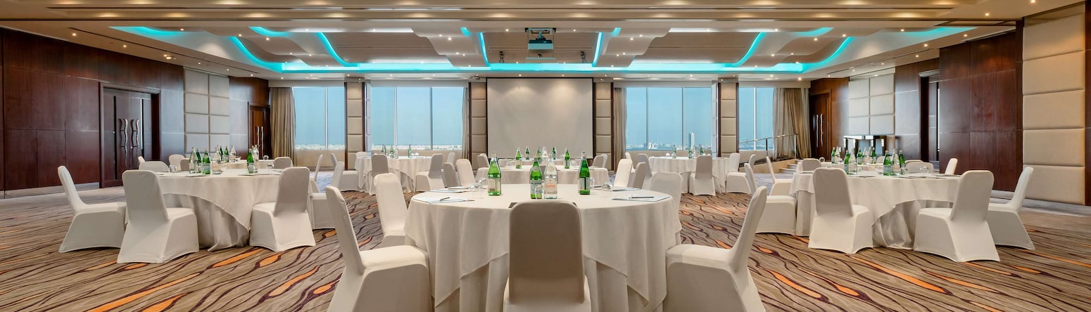 The Diplomat Radisson Blu Hotel, Residence and Spa, Manama - Al Fanar Rooftop Venue