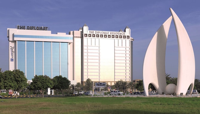 The Diplomat Radisson Blu Hotel, Residence & Spa, Manama - Vista exterior