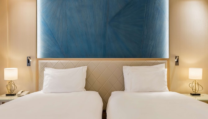 The Diplomat Radisson Blu Hotel, Residence & Spa, Manama - Superior Room - Twin Bed