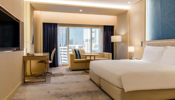 The Diplomat Radisson Blu Hotel, Residence & Spa, Manama - Superior Room King Bed - City View