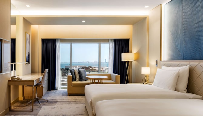 The Diplomat Radisson Blu Hotel, Residence & Spa, Manama - Superior Room Twin Bed - Seaview