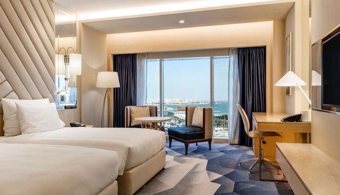 The Diplomat Radisson Blu Hotel, Residence & Spa, Manama - Executive Room Twin Bed - Seaview