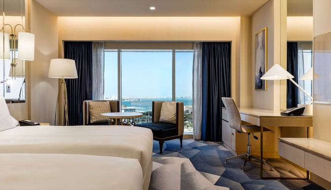 The Diplomat Radisson Blu Hotel, Residence and Spa, Manama - Executive Room twin beds with sea view and lounge access