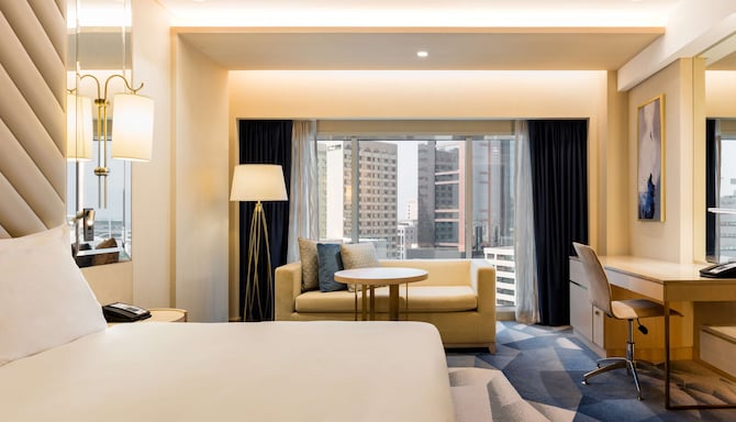 The Diplomat Radisson Blu Hotel, Residence & Spa, Manama - Executive Room King Bed - City View